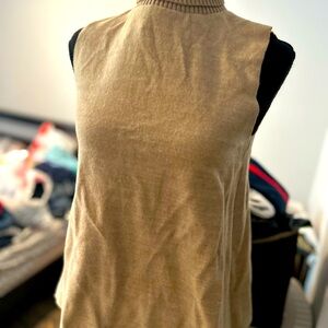 Rubbed turtle neck sleeveless top - perfect for fall/winter size S